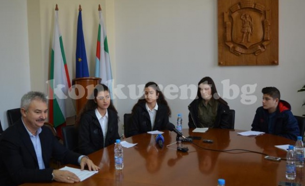 Деца направиха банка, финансират спорт и култура