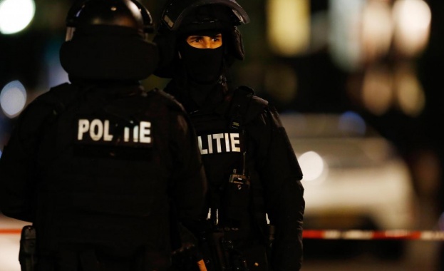 Арестуваха предполагаем терорист в Холандия (обновена)