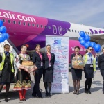 6-тисамолет на Wizz Air пристигна в София