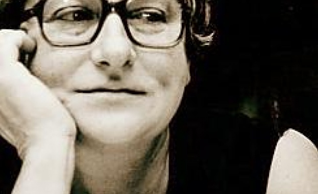 Светът е враждебен. Скрийте се от него в една родина, в един град, в един дом...