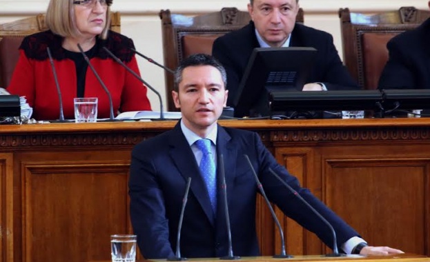 Вигенин: Митов замазва своите провали в ООН