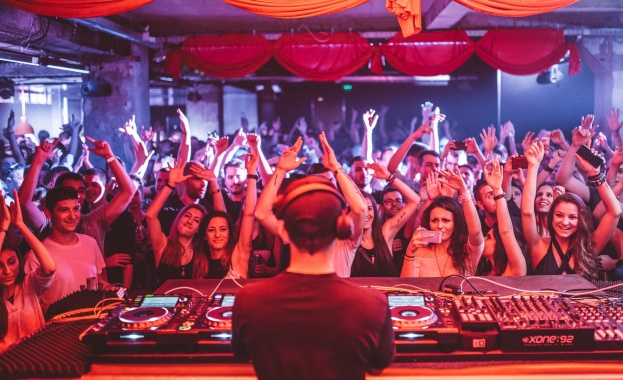 Гореща Knee Deep фиеста в YALTA CLUB с Hot Since 82 