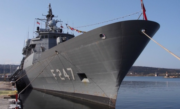 Кораби на НАТО акостираха във Варна 