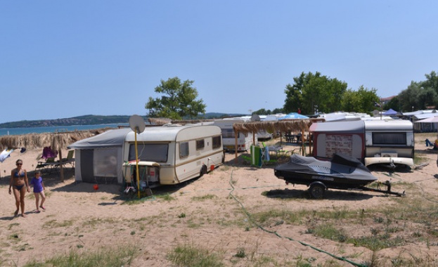 Без каравани и палатки на "Градина", бутат и "Кайт" бара 