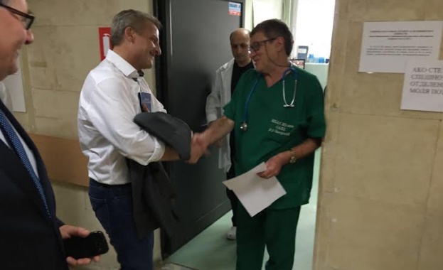 Москов обедини МБАЛ Шумен и Нови пазар