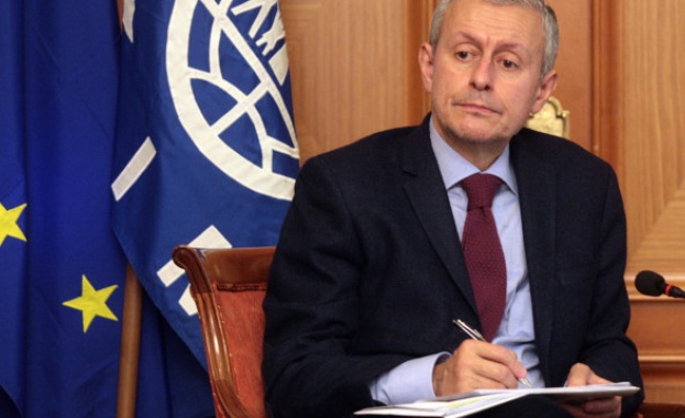 Паси, спаси българските, не чуждите интереси