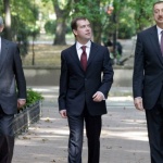 Започва обиколката на Дмитрий Медведев в Азербайджан и Армения