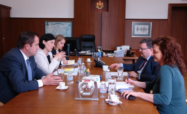 Главният прокурор Сотир Цацаров се срещна с еврокомисар Вера Юрова