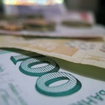 НСИ: Оборотът в търговия на дребно нараства с 0,5% за месец