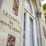 За избора на имена и дрехи...