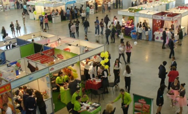 Студенти представят първата виртуална данъчна агенция