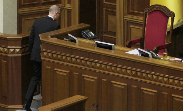 Кремъл се надява, че оставката на Яценюк няма да възпрепятства реализацията на „Минск-2“