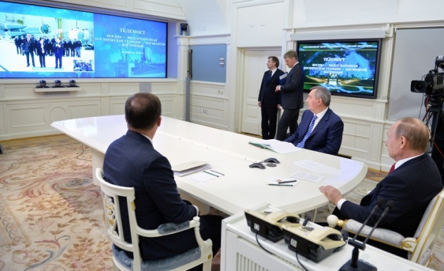 Путин поздрави екипажа на МКС по случай Деня на космонавтиката