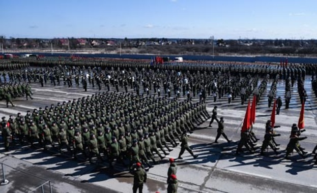 40 хил. военни ще участват в Парада на Победата на 9 май