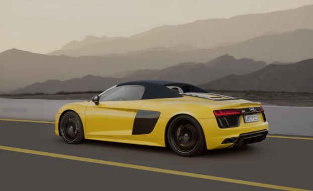 С 318 км/ч ви откарва откритото Audi R8