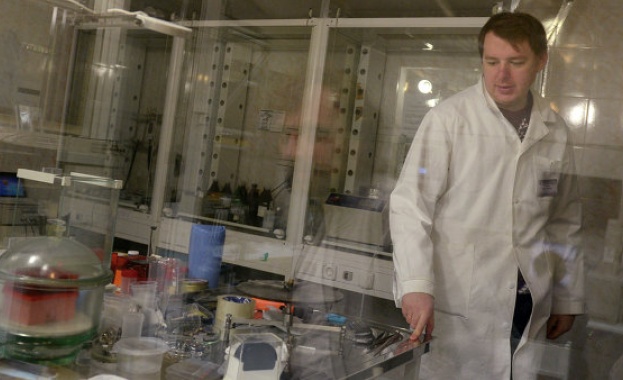 Сибирски учени разработват уникален аерогел за експерименти с елементарни частици