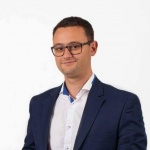 Дуалното образование и стимулирането на компании, наемащи млади хора са сред мерките за намаляване на младежката безработица