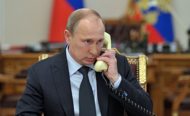 Путин и Порошенко обсъдиха регулирането на ситуацията в Източна Украйна и съдбата на Савченко