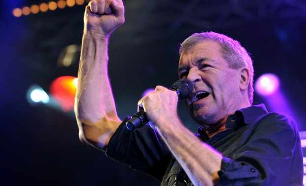 Иън Гилън ще изпълни „Smoke on the Water" в Зала 1 заедно с Don Airey Band и оркестъра на Софийската филхармония 