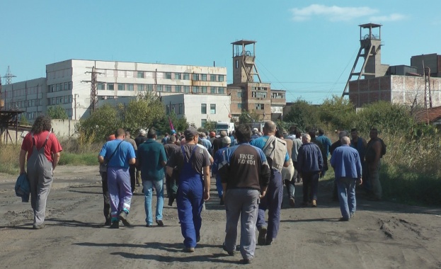 Глоба за съкращенията в мина „Черно море”