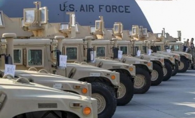 Американски военни разбиха три джипа „Хъмви“ при неудачен десант