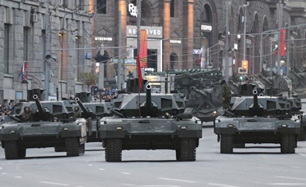 Русия ще получи първите 100 серийни танка Т-14 „Армата“ през 2018 година