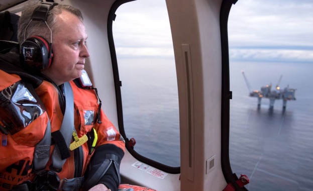На борда на катастрофиралия в Норвегия хеликоптер е имало 13 пътници 