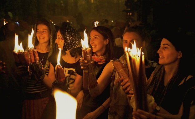 Благодатният огън слезе на Божи гроб