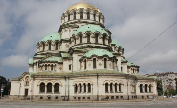 Духовниците от „Св. Ал. Невски” отказват да служат заедно с архимандрит Дионисий