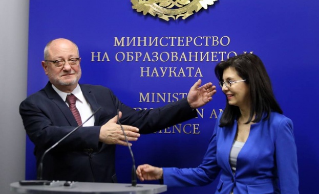 За новия министър да люшнем ний хорце