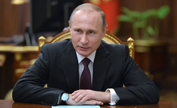 Путин в поздравлението за Деня на Победата: Не бива да се допуска преразглеждане на историята