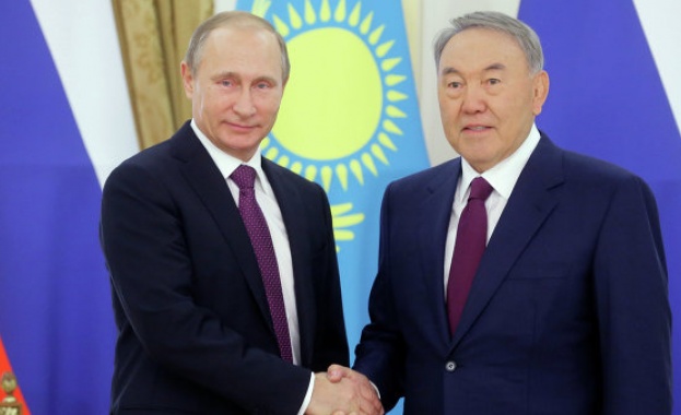Путин благодари на Назарбаев за решението да проведе Деня на Победата в Москва