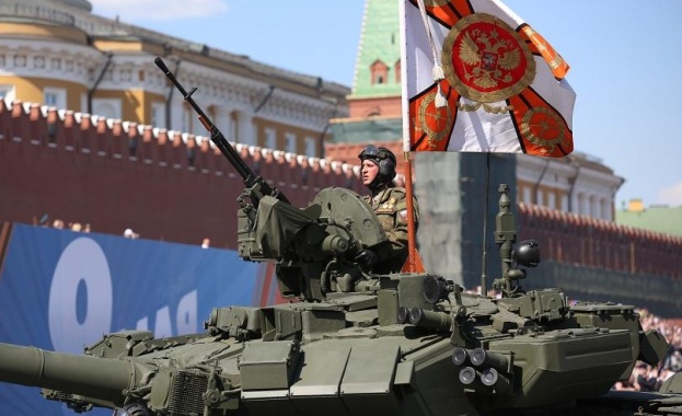 Парадът в Русия показа най-новата си военна техника