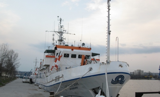 Изследователският кораб „Академик” се нуждае от спешен ремонт