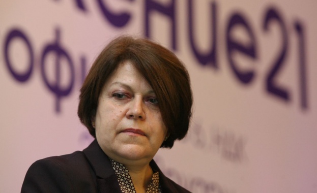 Т. Дончева: Втората глава на "изповедите и катарзисите" на Станишев да бъде за кадровите решения на жена му 