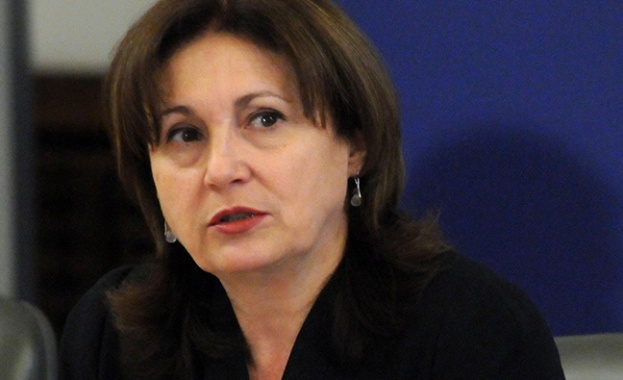 Бъчварова е обсъдила с шефа на ФБР финансирането на тероризма и и управлението на миграционните потоци