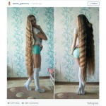 Рускиня се превърна в сензация, не е постригвала косата си от 13 години