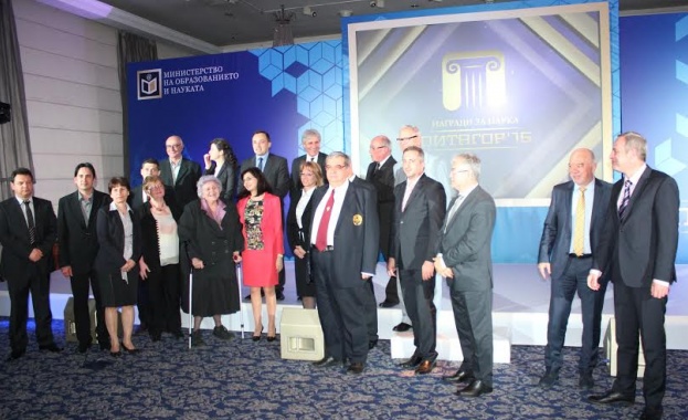 Осмото издание на годишните награди „Питагор“ 2016 отличи водещи учени