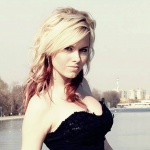 Красавица от Пловдив продава матури във Facebook  