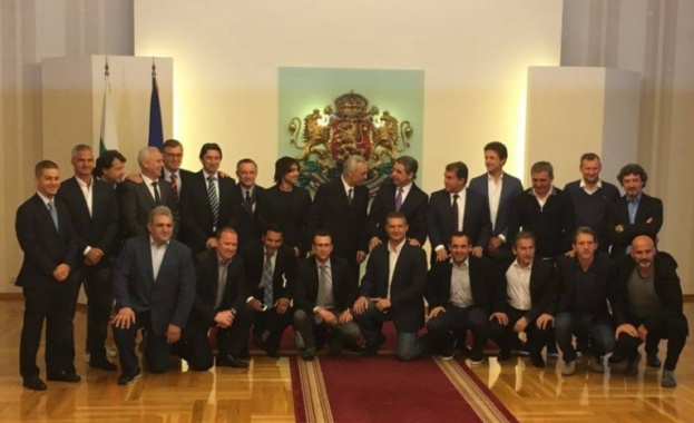 Стоичков получи почетния знак на президента