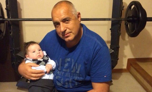 Бойко и Бойко. Най-интересна му е щангата 