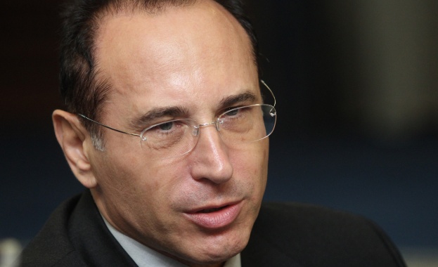 Как парите за студенти да не изтичат към богати страни