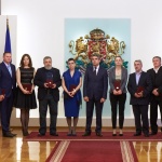 Президентът Плевнелиев удостои с висши държавни отличия дейци на културата за приноса им към духовността