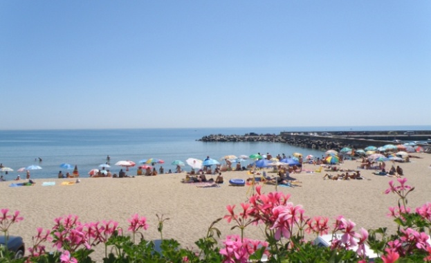 Над 30 спасителни поста охраняват варненските плажове