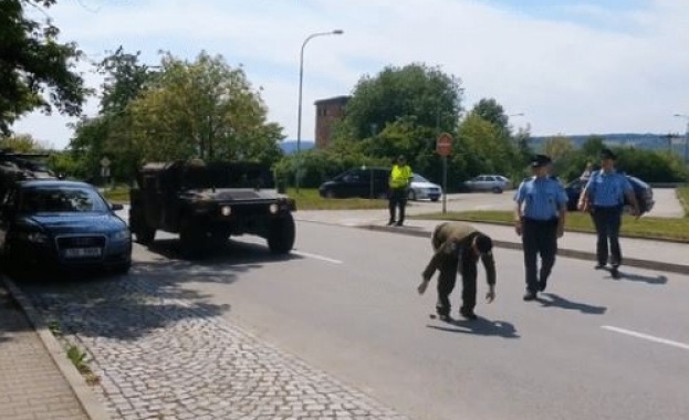Чешки ветеран „поздрави“ американските военни като си свали панталона