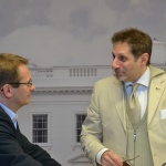 НАТО трябва да намери начин да си сътрудничи с Русия, а не да я предизвиква