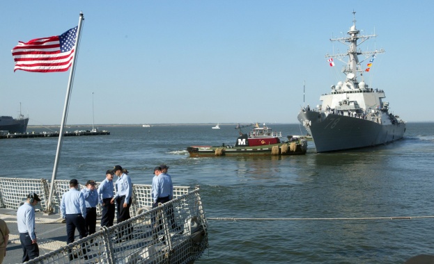 Американски ракетен ескадрен миноносец навлезе в Черно море