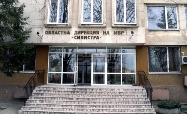 Началникът на БОП в Силистра е намушкан с нож пред сградата на полицията в града