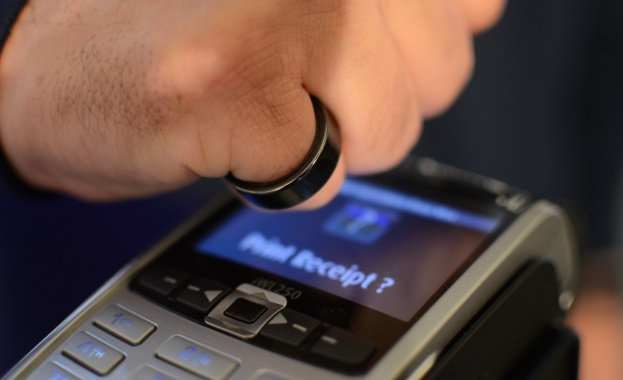 Visa ще тества пръстен, който замества кредитните карти