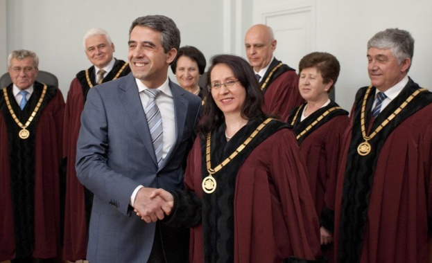 КС ще разглежда за противоконституционност някои от въпросите за референдума